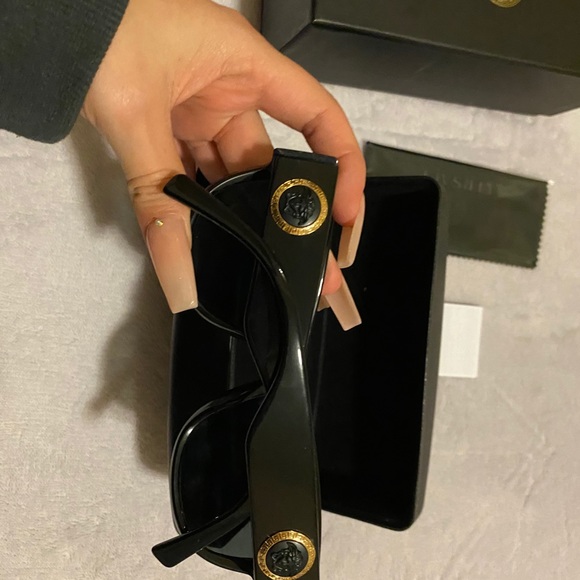 Versace Sunglasses - Picture 3 of 4